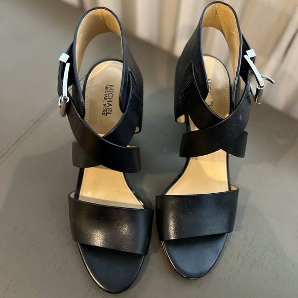 Michael Kors strappy heeled sandals - Picture 3 of 3